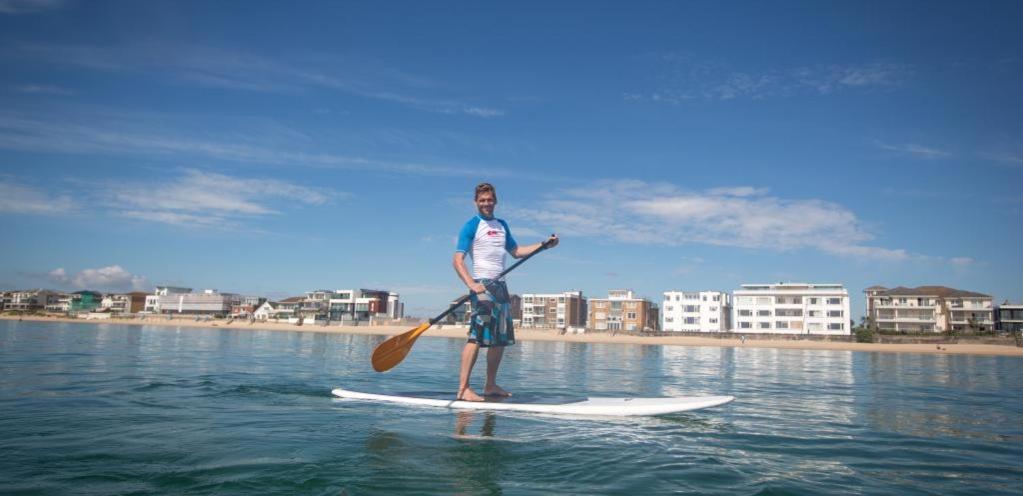 Top Floor Sandbanks Apartment With Free Parking Just Minutes From The Beach And Bars Canford Cliffs Eksteriør bilde